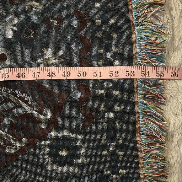 NATURAL LIFE Blue And Cream Woven Throw Blanket. - Picture 3 of 7